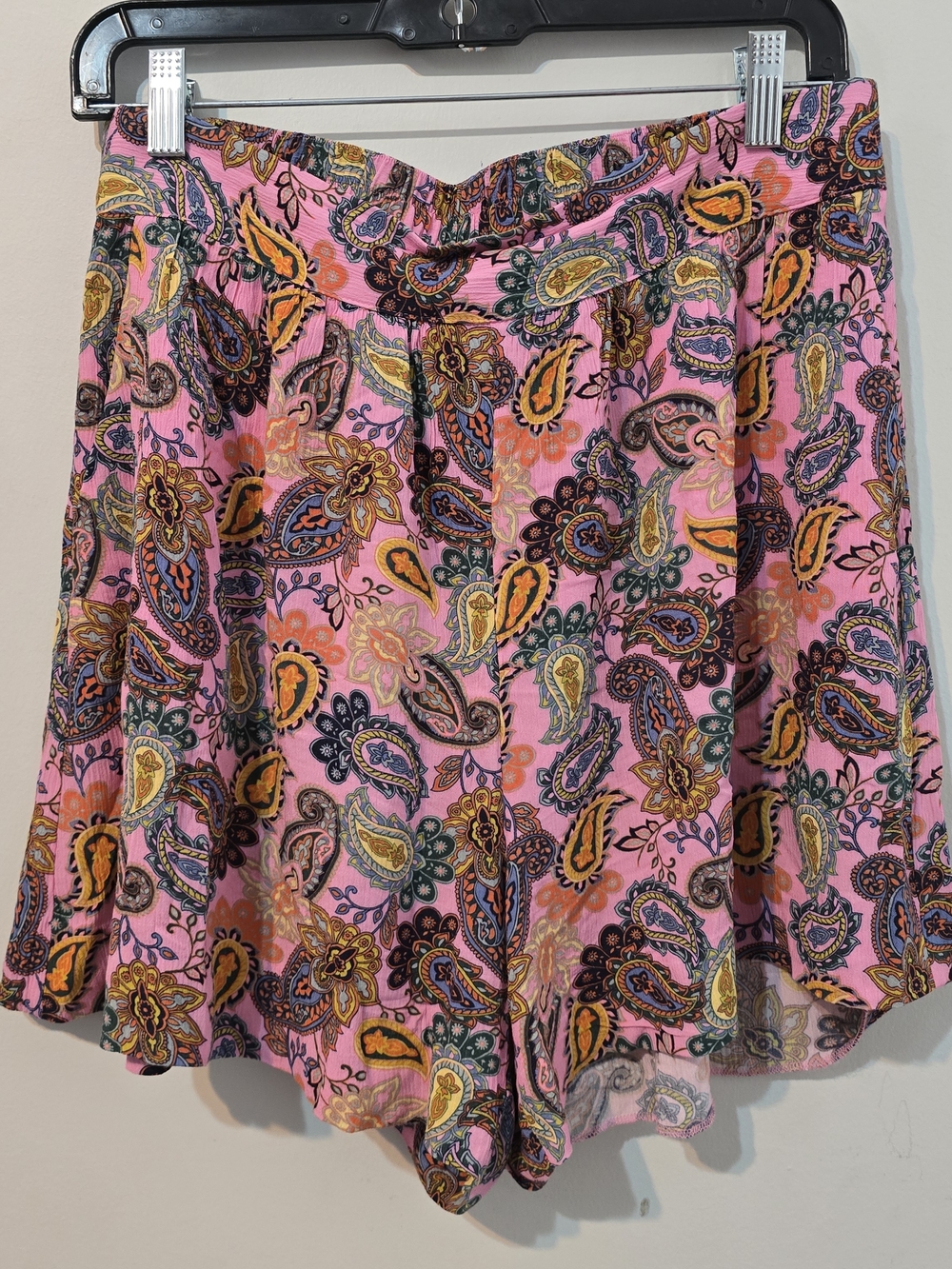 Boden Pink Paisley Print Shorts
